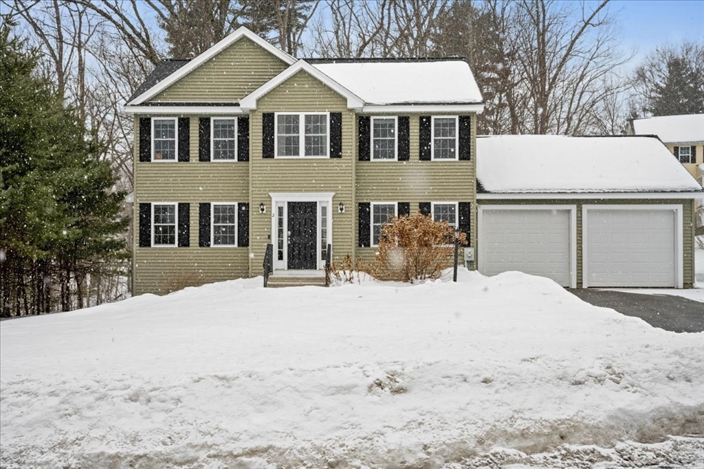 2 Lydia Lane, Clinton, Massachusetts, 3 Bedrooms Bedrooms, 7 Rooms Rooms,2.5 BathroomsBathrooms,Residential,For Sale,Lydia Lane,73482983