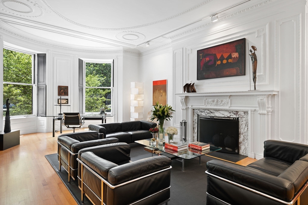 175 Commonwealth Avenue, Boston, Massachusetts, 2 Bedrooms Bedrooms, 5 Rooms Rooms,3 BathroomsBathrooms,Residential,For Sale,Commonwealth Avenue,73397121