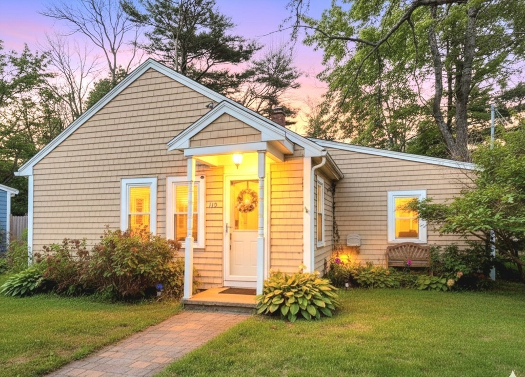 115 Waltham St, Hanson, Massachusetts, 3 Bedrooms Bedrooms, 6 Rooms Rooms,1 BathroomBathrooms,Residential,For Sale,Waltham St,73470824