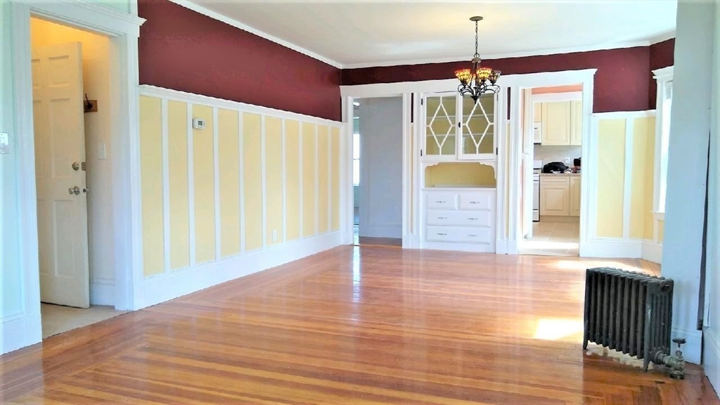 7 Grand St, Reading, Massachusetts, 4 Bedrooms Bedrooms, 9 Rooms Rooms,2 BathroomsBathrooms,Residential Lease,For Rent,Grand St,73503539