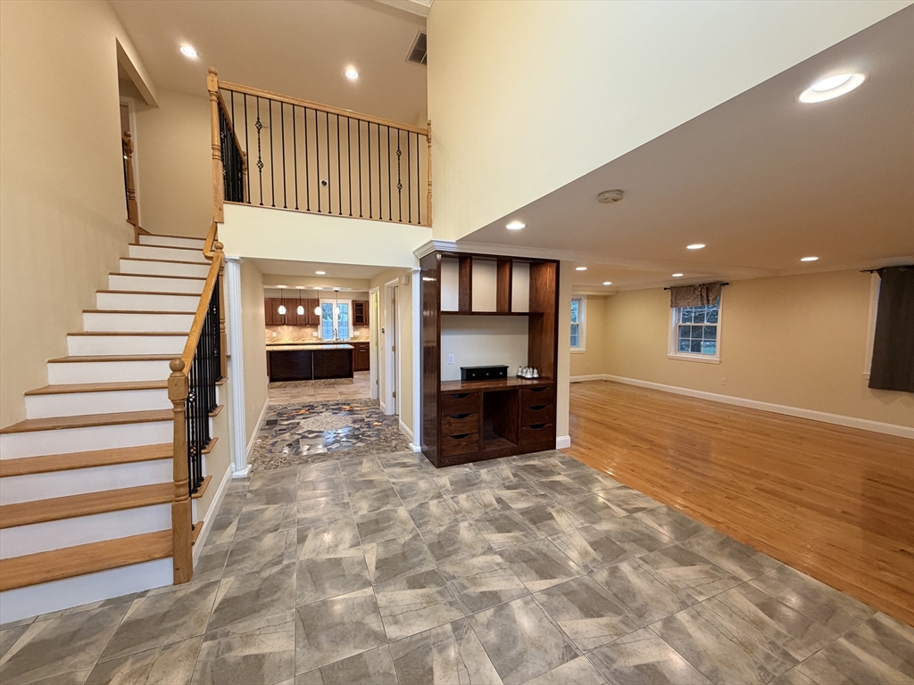 112 Quinobequin Rd, Newton, Massachusetts, 4 Bedrooms Bedrooms, 12 Rooms Rooms,4.5 BathroomsBathrooms,Residential Lease,For Rent,Quinobequin Rd,73503557