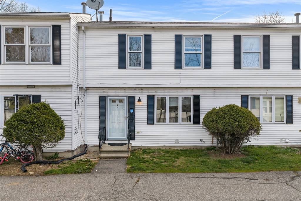 22 Pleasant Street, Lawrence, Massachusetts, 2 Bedrooms Bedrooms, 6 Rooms Rooms,1.5 BathroomsBathrooms,Residential,For Sale,Pleasant Street,73503560