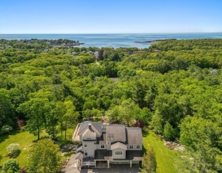 602 Summer Street, Manchester, Massachusetts, 4 Bedrooms Bedrooms, 9 Rooms Rooms,3 BathroomsBathrooms,Residential,For Sale,Summer Street,73503574
