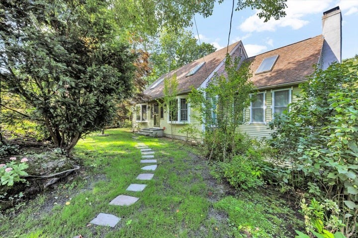 47 Galleon Dr, Falmouth, Massachusetts, 3 Bedrooms Bedrooms, 6 Rooms Rooms,2.5 BathroomsBathrooms,Residential,For Sale,Galleon Dr,73503552