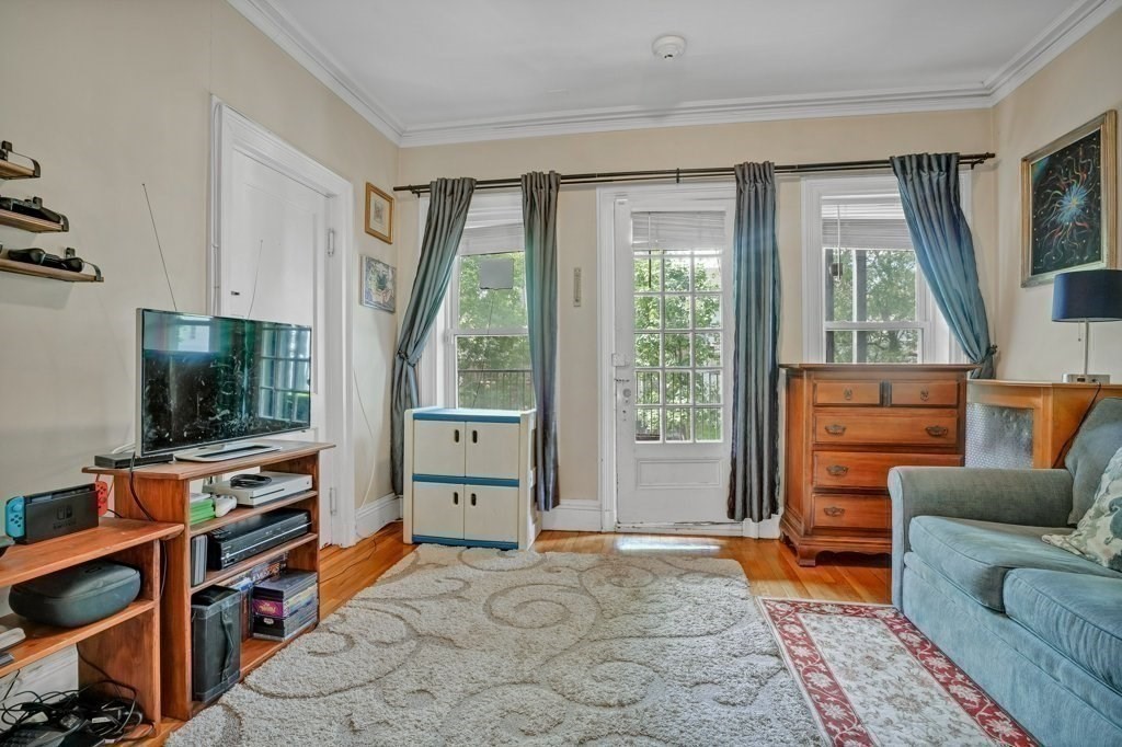 10 Radcliffe Rd, Boston, Massachusetts, 2 Bedrooms Bedrooms, 5 Rooms Rooms,1 BathroomBathrooms,Residential Lease,For Rent,Radcliffe Rd,73503661