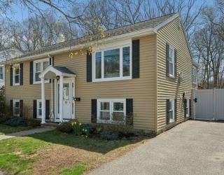 10 Cedarcrest Cir, Boston, Massachusetts, 4 Bedrooms Bedrooms, 9 Rooms Rooms,2 BathroomsBathrooms,Residential,For Sale,Cedarcrest Cir,73503687