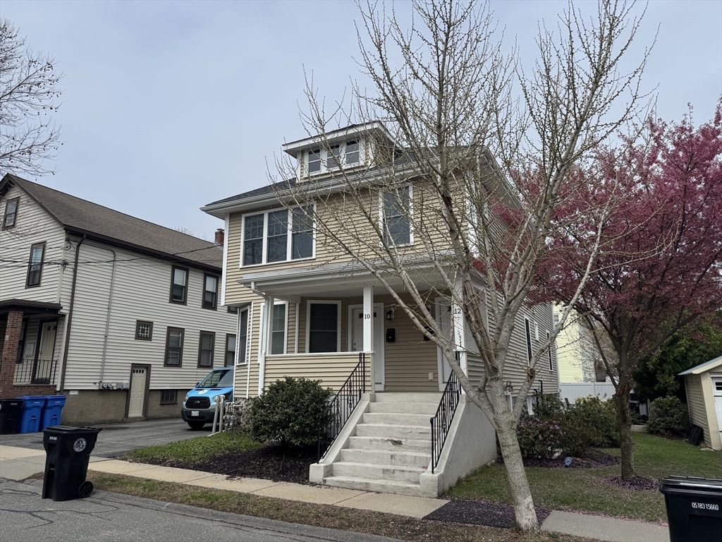 10-12 Chestnut St., Belmont, Massachusetts, 2 Bedrooms Bedrooms, 6 Rooms Rooms,2 BathroomsBathrooms,Residential Lease,For Rent,Chestnut St.,73503701