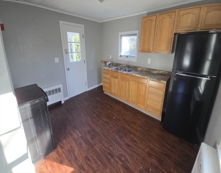 5 East St, Ware, Massachusetts, 4 Bedrooms Bedrooms, 8 Rooms Rooms,1 BathroomBathrooms,Residential Lease,For Rent,East St,73503709