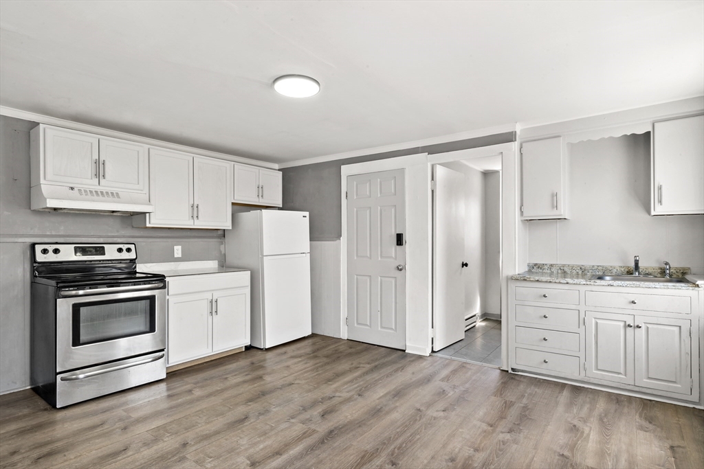 63 West Carpenter St, Attleboro, Massachusetts, 3 Bedrooms Bedrooms, 6 Rooms Rooms,1 BathroomBathrooms,Residential Lease,For Rent,West Carpenter St,73503773