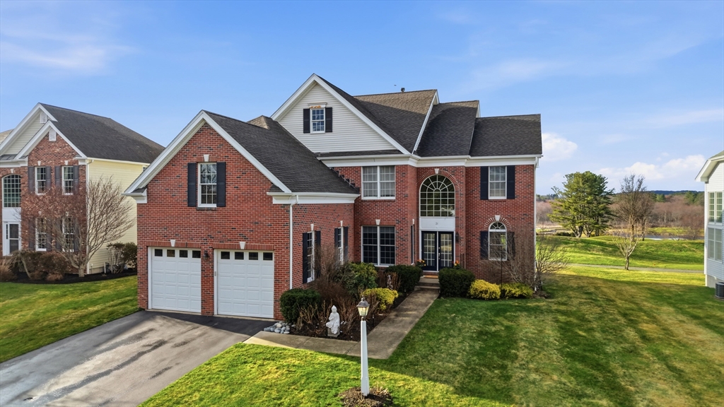 31 Fairways Lane, Methuen, Massachusetts, 4 Bedrooms Bedrooms, 9 Rooms Rooms,3 BathroomsBathrooms,Residential,For Sale,Fairways Lane,73503808