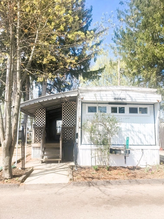 1346 Newport Ave., Attleboro, Massachusetts, 2 Bedrooms Bedrooms, 4 Rooms Rooms,1 BathroomBathrooms,Residential,For Sale,Newport Ave.,73503748