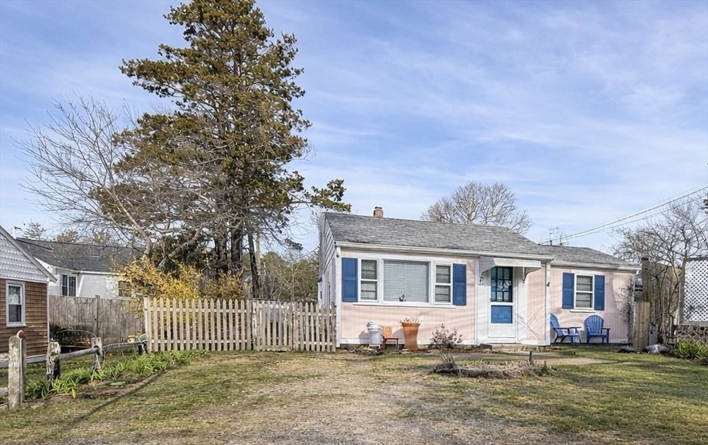 253 Shad Hole Rd, Dennis, Massachusetts, 2 Bedrooms Bedrooms, 4 Rooms Rooms,1 BathroomBathrooms,Residential,For Sale,Shad Hole Rd,73503699