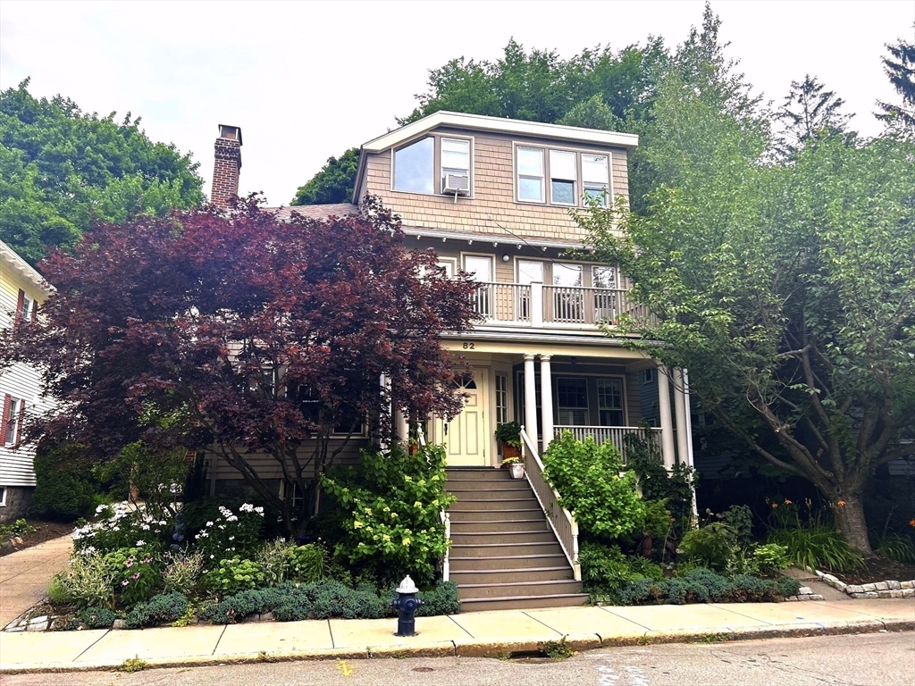 82 Stearns Rd, Brookline, Massachusetts, 4 Bedrooms Bedrooms, 7 Rooms Rooms,2 BathroomsBathrooms,Residential Lease,For Rent,Stearns Rd,73495106