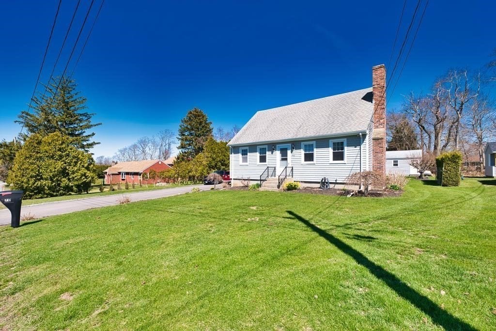70 River Road, Somerset, Massachusetts, 3 Bedrooms Bedrooms, 6 Rooms Rooms,2 BathroomsBathrooms,Residential,For Sale,River Road,73503911