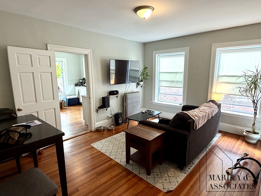 108 Winthrop Road, Brookline, Massachusetts, 3 Bedrooms Bedrooms, 7 Rooms Rooms,1 BathroomBathrooms,Residential Lease,For Rent,Winthrop Road,73503920