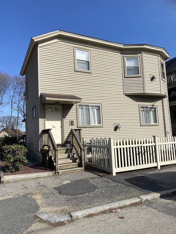 74 Lakewood, Worcester, Massachusetts, 1 Bedroom Bedrooms, 3 Rooms Rooms,1 BathroomBathrooms,Residential Lease,For Rent,Lakewood,73503925