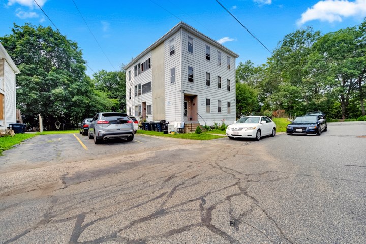 50 Fairlawn Ave, Southbridge, Massachusetts, 9 Bedrooms Bedrooms, 15 Rooms Rooms,3 BathroomsBathrooms,Residential Income,For Sale,Fairlawn Ave,73503848