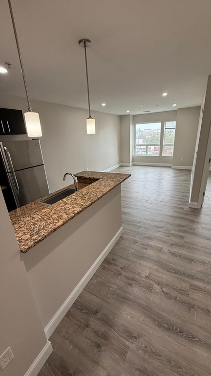 75 S Main Street, Attleboro, Massachusetts, 1 Bedroom Bedrooms, 4 Rooms Rooms,1 BathroomBathrooms,Residential Lease,For Rent,S Main Street,73503850