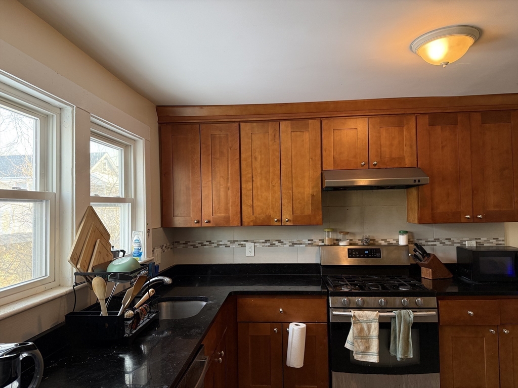 6-8 Cenacle Road, Boston, Massachusetts, 4 Bedrooms Bedrooms, 7 Rooms Rooms,2 BathroomsBathrooms,Residential Lease,For Rent,Cenacle Road,73503862