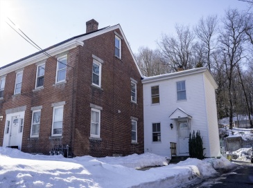 815-819 River St, Fitchburg, Massachusetts, 5 Bedrooms Bedrooms, 13 Rooms Rooms,3.5 BathroomsBathrooms,Residential Income,For Sale,River St,73487479