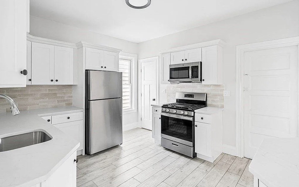 65 Wyman, Boston, Massachusetts, 5 Bedrooms Bedrooms, 9 Rooms Rooms,2 BathroomsBathrooms,Residential Lease,For Rent,Wyman,73503894