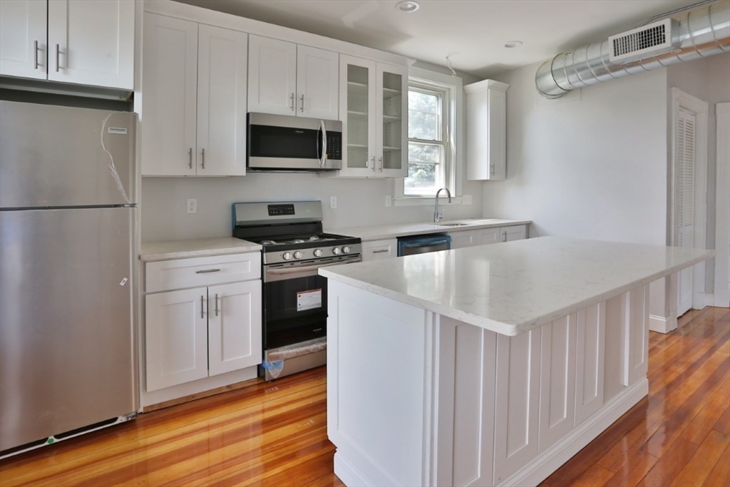 73 Barnes Ave, Boston, Massachusetts, 2 Bedrooms Bedrooms, 5 Rooms Rooms,1 BathroomBathrooms,Residential Lease,For Rent,Barnes Ave,73503936