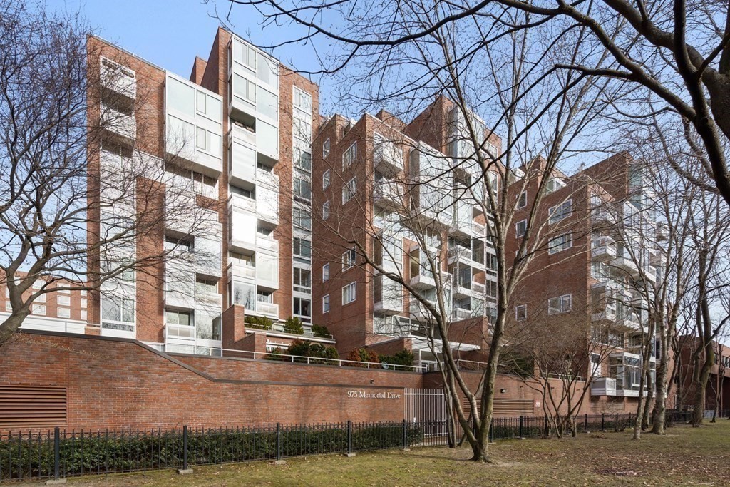 975 Memorial Drive, Cambridge, Massachusetts, 3 Bedrooms Bedrooms, 5 Rooms Rooms,2.5 BathroomsBathrooms,Residential Lease,For Rent,Memorial Drive,73503943