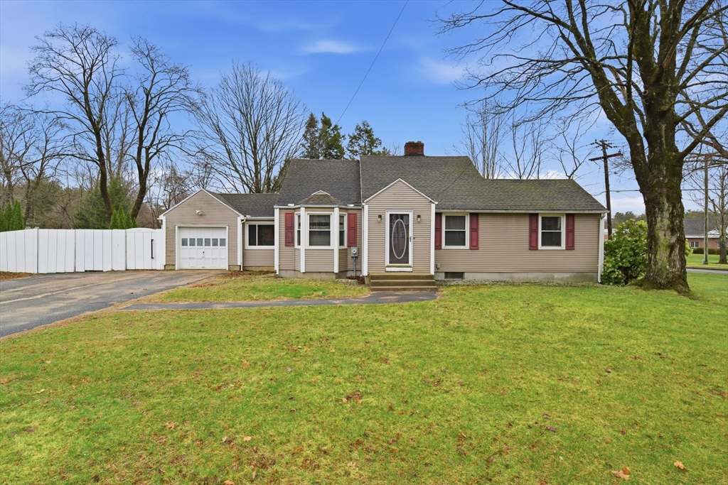 2163 Wilbraham Rd, Springfield, Massachusetts, 2 Bedrooms Bedrooms, 6 Rooms Rooms,1.5 BathroomsBathrooms,Residential,For Sale,Wilbraham Rd,73503951