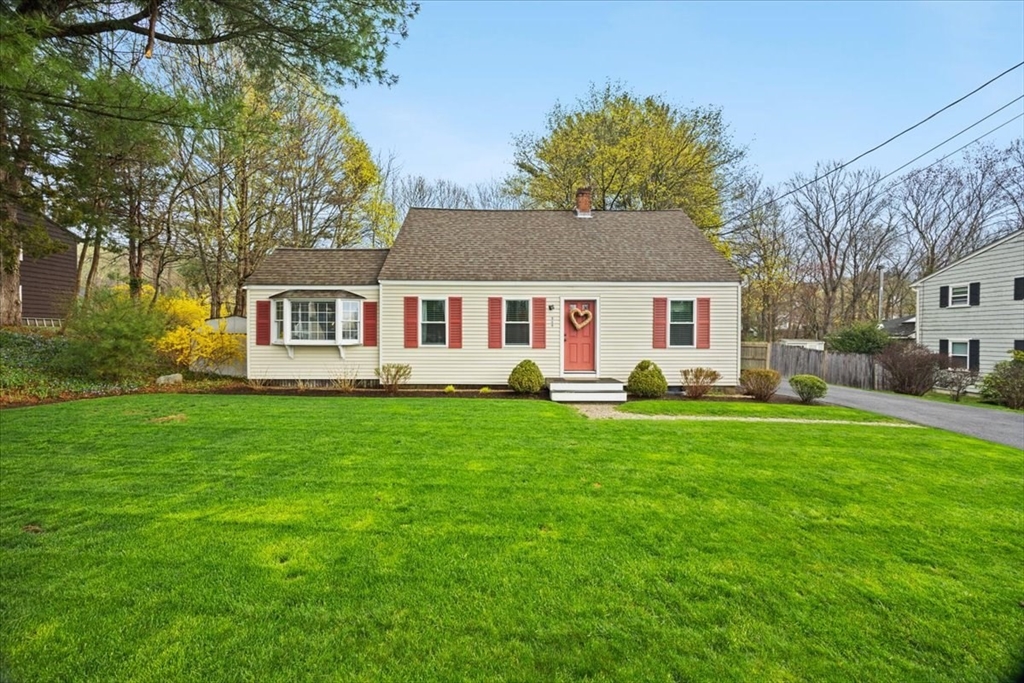 504 Pine St, Weymouth, Massachusetts, 4 Bedrooms Bedrooms, 7 Rooms Rooms,2 BathroomsBathrooms,Residential,For Sale,Pine St,73503976