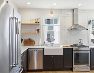 31 High Street, Beverly, Massachusetts, 2 Bedrooms Bedrooms, 5 Rooms Rooms,1 BathroomBathrooms,Residential Lease,For Rent,High Street,73503980