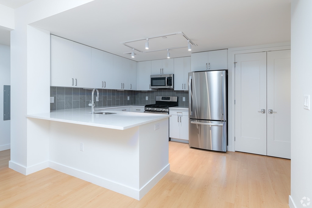 605 Concord, Cambridge, Massachusetts, 1 Bedroom Bedrooms, 2 Rooms Rooms,1 BathroomBathrooms,Residential Lease,For Rent,Concord,73484260