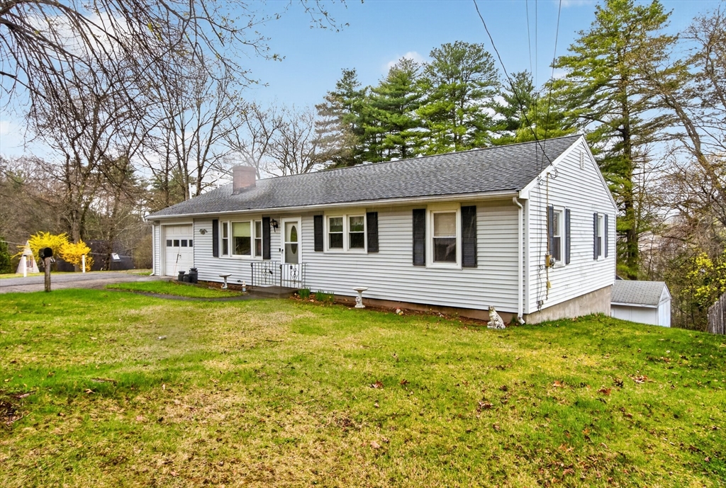11 Cromie St, Clinton, Massachusetts, 3 Bedrooms Bedrooms, 5 Rooms Rooms,1 BathroomBathrooms,Residential,For Sale,Cromie St,73504025