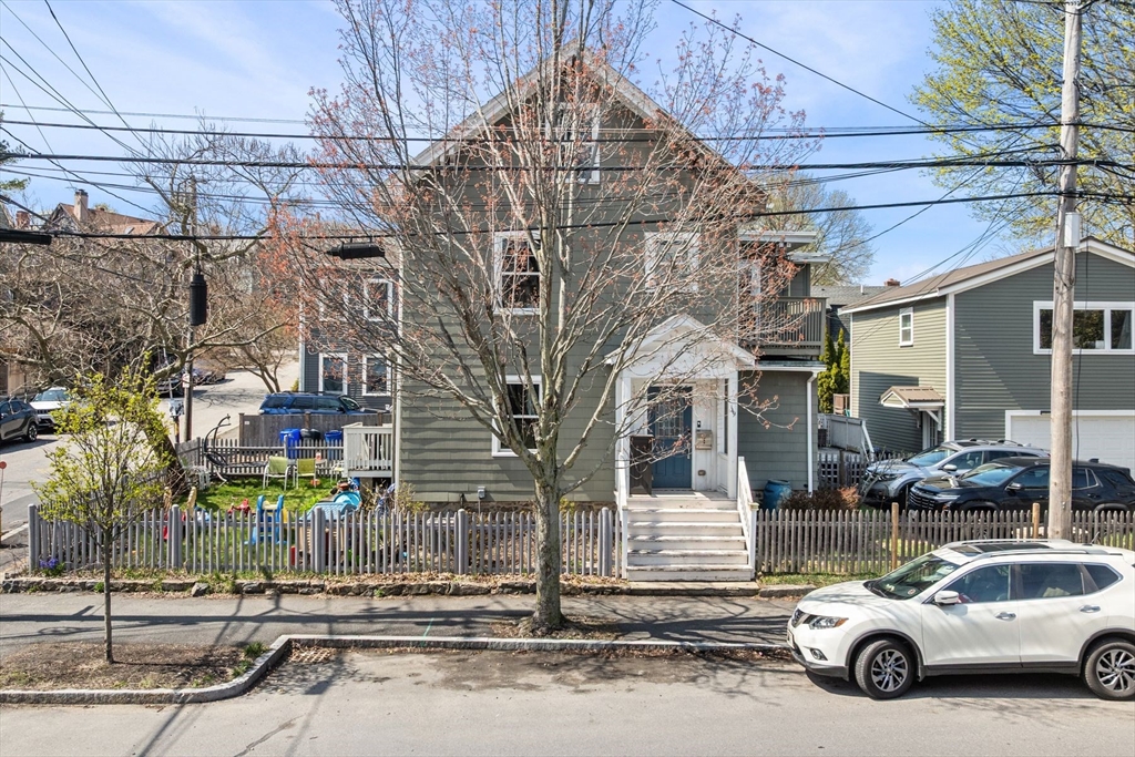 149 Elm Street, Marblehead, Massachusetts, 5 Bedrooms Bedrooms, 10 Rooms Rooms,2.5 BathroomsBathrooms,Residential Income,For Sale,Elm Street,73504056