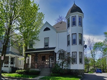 145 Brown St, Waltham, Massachusetts, 1 Bedroom Bedrooms, 3 Rooms Rooms,1 BathroomBathrooms,Residential Lease,For Rent,Brown St,73504143