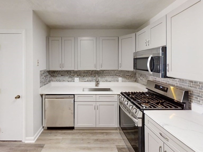 11 Kenmar Drive, Billerica, Massachusetts, 2 Bedrooms Bedrooms, 4 Rooms Rooms,1 BathroomBathrooms,Residential Lease,For Rent,Kenmar Drive,73473401