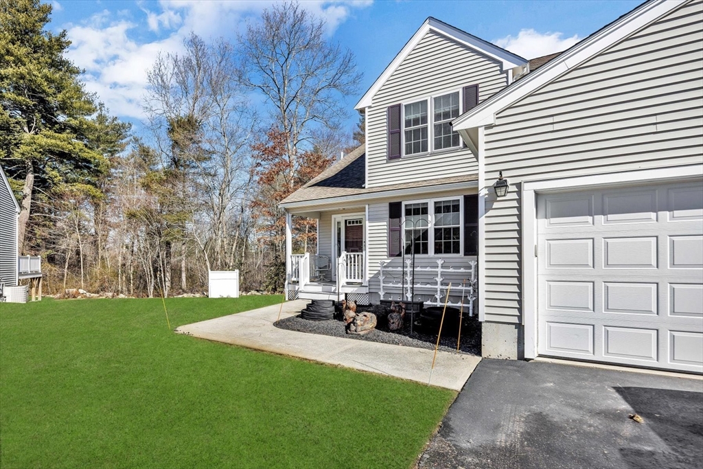 31 Captain Carlson, West Bridgewater, Massachusetts, 3 Bedrooms Bedrooms, 9 Rooms Rooms,2.5 BathroomsBathrooms,Residential,For Sale,Captain Carlson,73504151