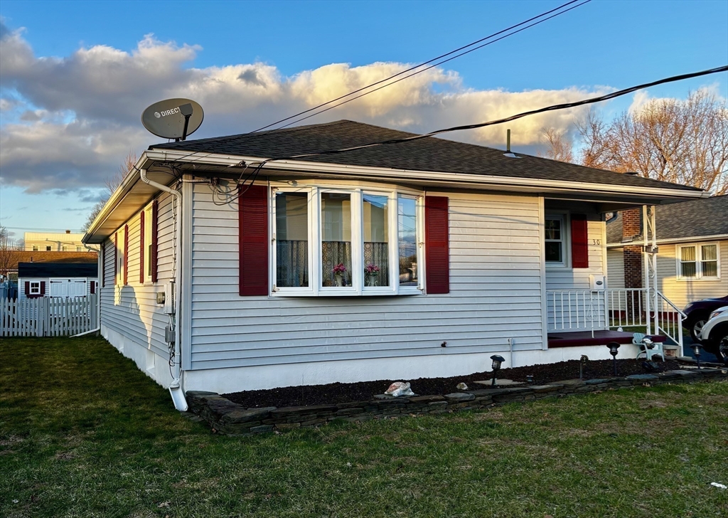 30 Catherine St, Chicopee, Massachusetts, 3 Bedrooms Bedrooms, 6 Rooms Rooms,1 BathroomBathrooms,Residential,For Sale,Catherine St,73487039