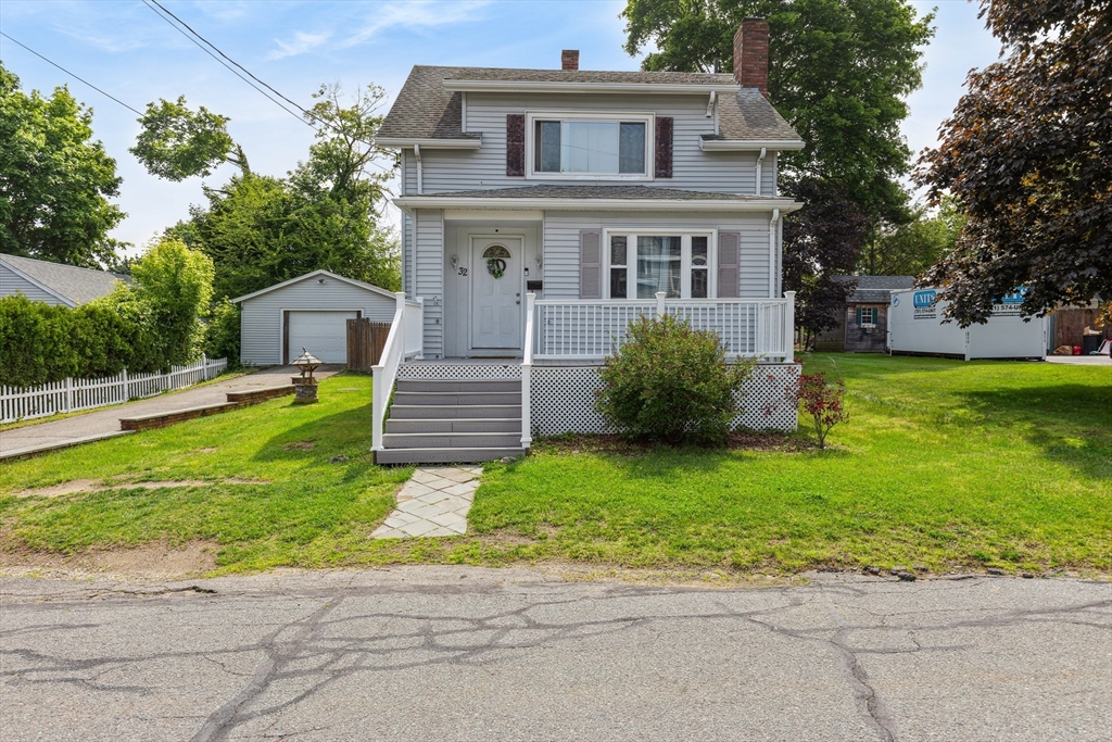 32 Macomber Ave, Swansea, Massachusetts, 3 Bedrooms Bedrooms, 6 Rooms Rooms,1.5 BathroomsBathrooms,Residential,For Sale,Macomber Ave,73504159