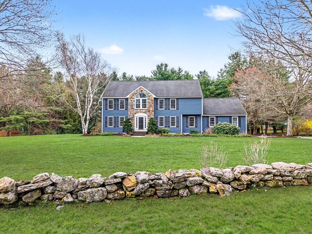 4 Stewart St, Hopkinton, Massachusetts, 4 Bedrooms Bedrooms, 8 Rooms Rooms,2.5 BathroomsBathrooms,Residential,For Sale,Stewart St,73503270