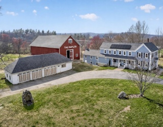 47 Singletary Ave, Sutton, Massachusetts, 4 Bedrooms Bedrooms, 10 Rooms Rooms,3 BathroomsBathrooms,Residential,For Sale,Singletary Ave,73504224