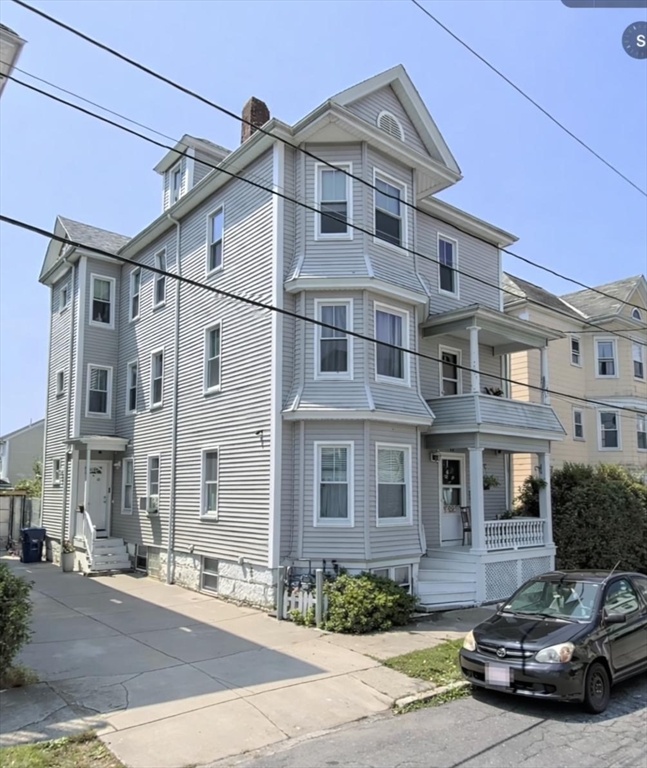 42 Fair St, New Bedford, Massachusetts, 9 Bedrooms Bedrooms, 18 Rooms Rooms,3 BathroomsBathrooms,Residential Income,For Sale,Fair St,73504248