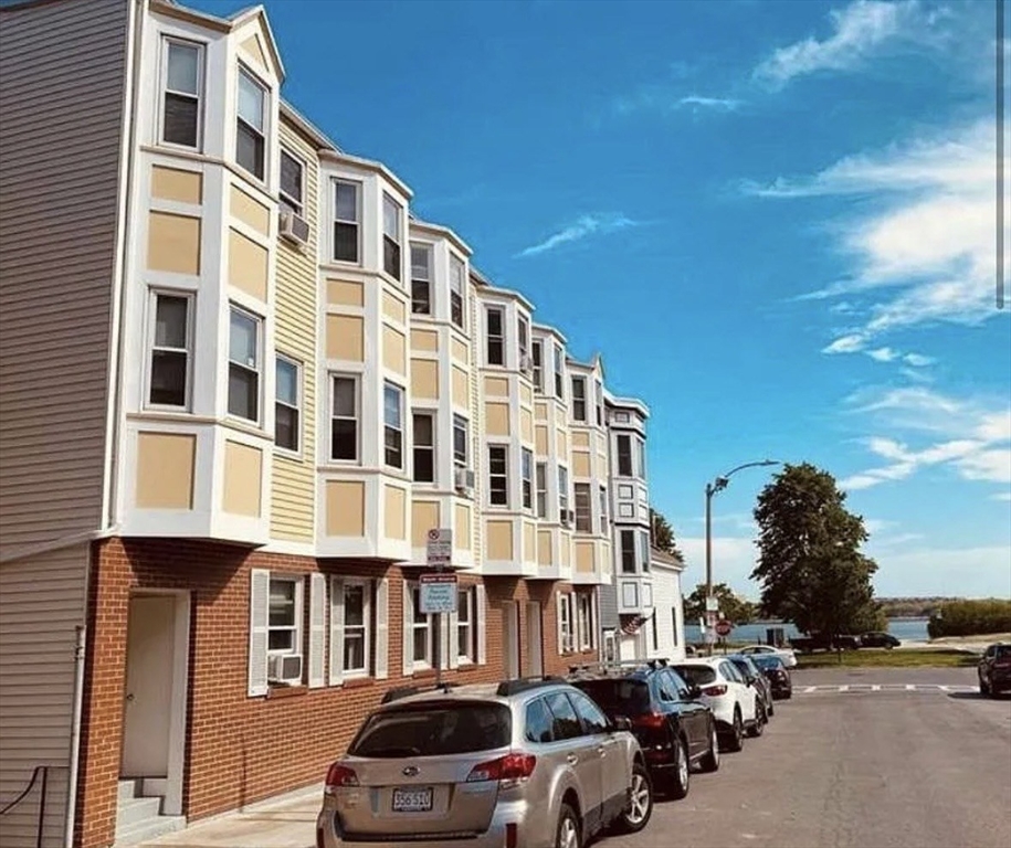 206 H St, Boston, Massachusetts, 2 Bedrooms Bedrooms, 5 Rooms Rooms,1 BathroomBathrooms,Residential Lease,For Rent,H St,73504249