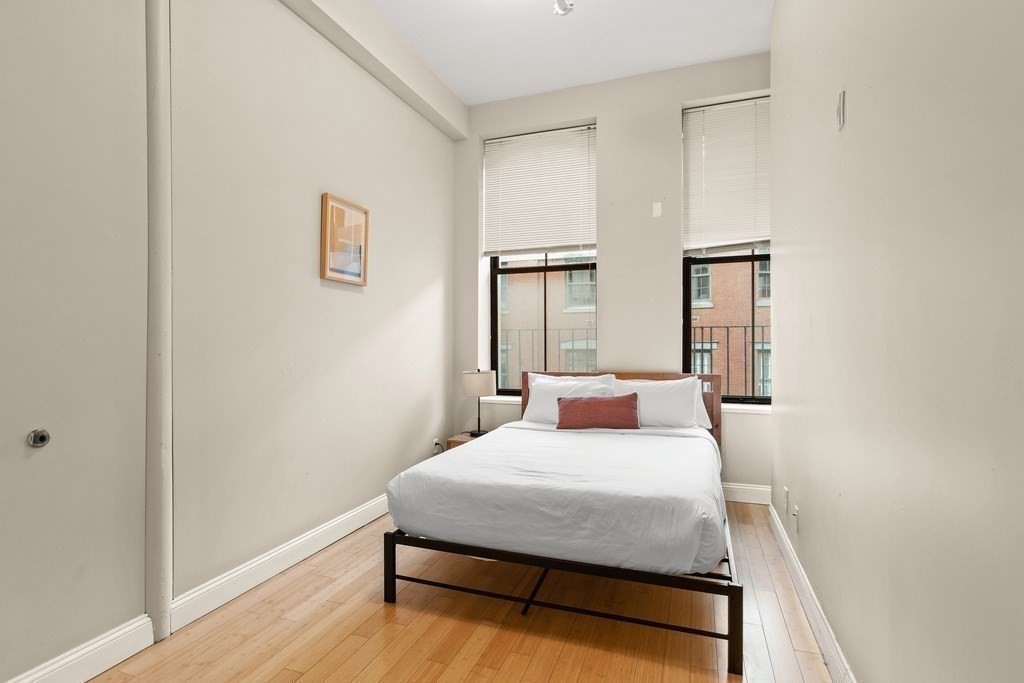 37 Temple Pl, Boston, Massachusetts, 4 Bedrooms Bedrooms, 6 Rooms Rooms,2 BathroomsBathrooms,Residential Lease,For Rent,Temple Pl,73504256