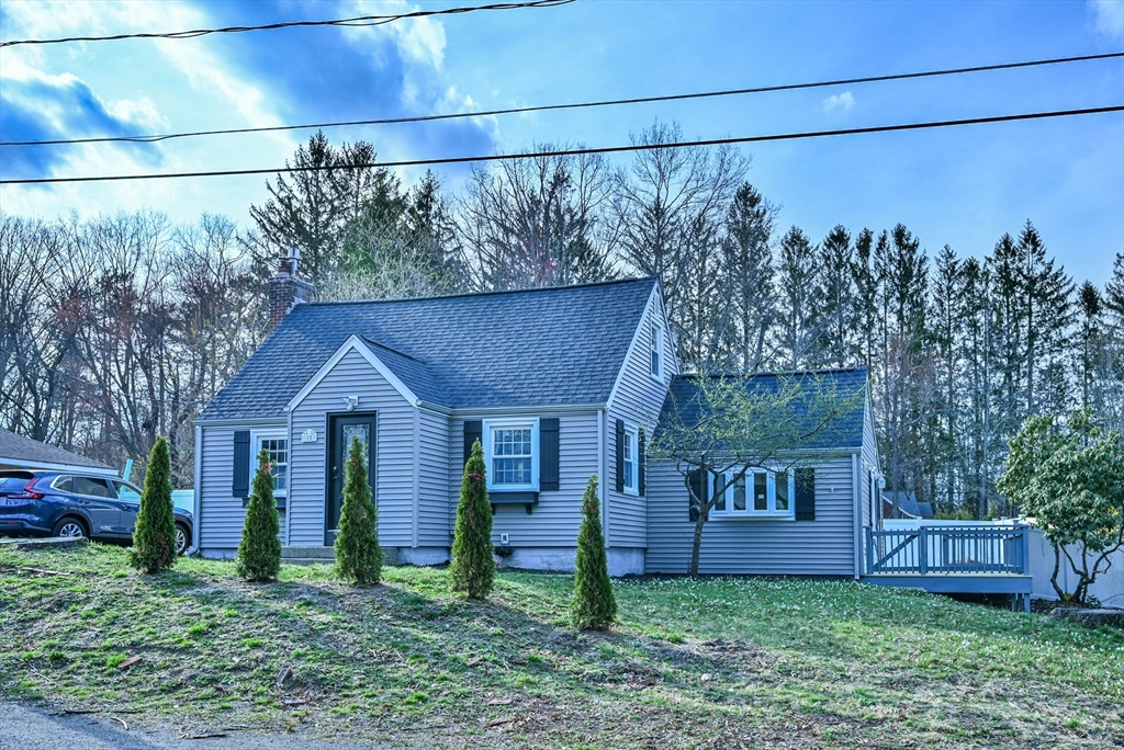 15 Parker Road, Holden, Massachusetts, 3 Bedrooms Bedrooms, 6 Rooms Rooms,2 BathroomsBathrooms,Residential,For Sale,Parker Road,73504261