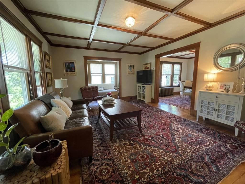 62 Newport St, Arlington, Massachusetts, 3 Bedrooms Bedrooms, 6 Rooms Rooms,1 BathroomBathrooms,Residential Lease,For Rent,Newport St,73504263