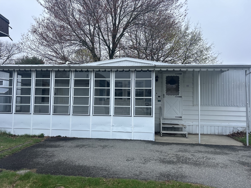 239 Ayer Rd, Littleton, Massachusetts, 1 Bedroom Bedrooms, 4 Rooms Rooms,1 BathroomBathrooms,Residential,For Sale,Ayer Rd,73504273