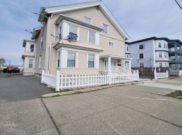 26 Endicott St, Lynn, Massachusetts, 3 Bedrooms Bedrooms, 6 Rooms Rooms,1 BathroomBathrooms,Residential Lease,For Rent,Endicott St,73504096 26 Endicott St, Lynn, Massachusetts, 3 Bedrooms Bedrooms, 6 Rooms Rooms,1 BathroomBathrooms,Residential Lease,For Rent,Endicott St,73504096