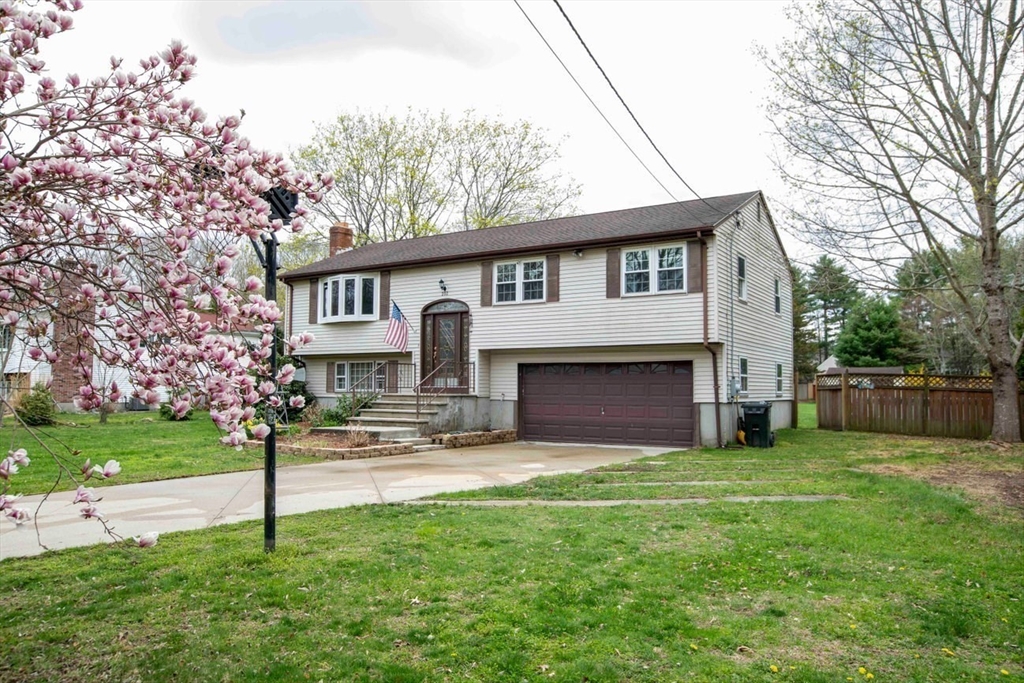 202 Baker Road, Swansea, Massachusetts, 3 Bedrooms Bedrooms, 6 Rooms Rooms,2 BathroomsBathrooms,Residential,For Sale,Baker Road,73503986