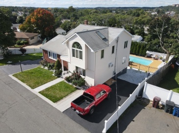 50 Marshall St., Revere, Massachusetts, 6 Bedrooms Bedrooms, 13 Rooms Rooms,3 BathroomsBathrooms,Residential Income,For Sale,Marshall St.,73504109