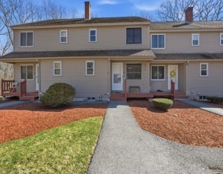 64 Macintosh Ln, Leominster, Massachusetts, 2 Bedrooms Bedrooms, 4 Rooms Rooms,1.5 BathroomsBathrooms,Residential,For Sale,Macintosh Ln,73504115